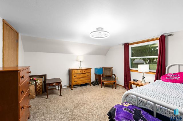 3204 S Greenwood Ave Avenue, Sioux Falls, SD 57106