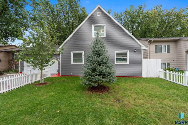 3204 S Greenwood Ave Avenue, Sioux Falls, SD 57106