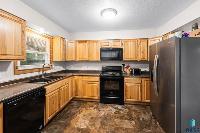 3204 S Greenwood Ave Avenue, Sioux Falls, SD 57106