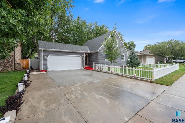 3204 S Greenwood Ave Avenue, Sioux Falls, SD 57106