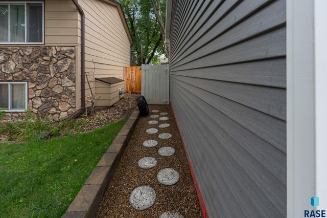 3204 S Greenwood Ave Avenue, Sioux Falls, SD 57106