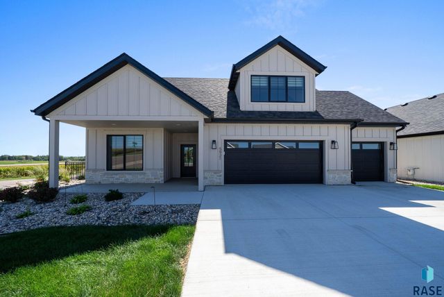 5921 E Rush St Street, Sioux Falls, SD 57110