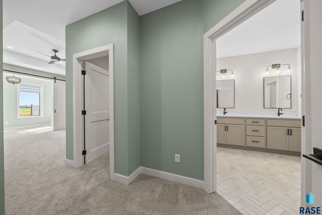 5921 E Rush St Street, Sioux Falls, SD 57110