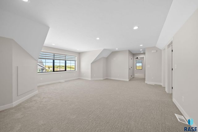 5921 E Rush St Street, Sioux Falls, SD 57110