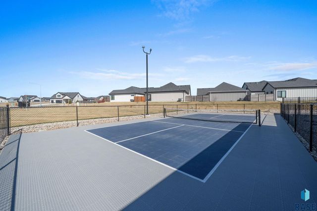5921 E Rush St Street, Sioux Falls, SD 57110