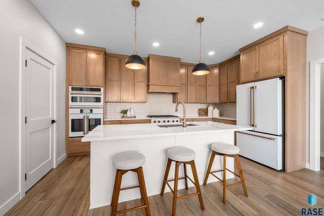 5921 E Rush St Street, Sioux Falls, SD 57110