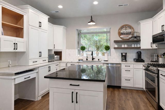 17181 Merganser Drive, Bend, OR 97707