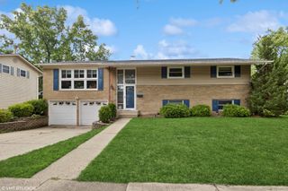 1217 E Pratt Drive, Palatine, IL 60074