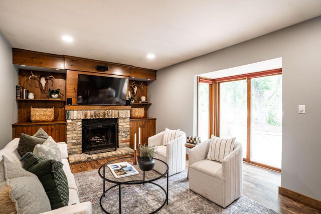 1825 Wolf ROAD, Waukesha, WI 53186