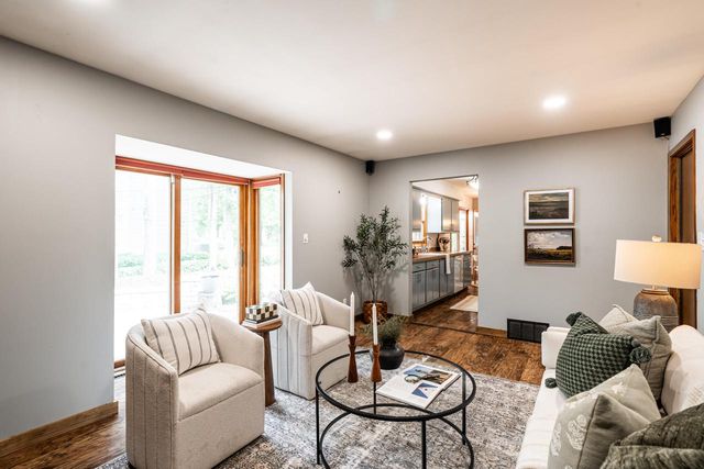 1825 Wolf ROAD, Waukesha, WI 53186