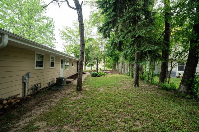 1825 Wolf ROAD, Waukesha, WI 53186