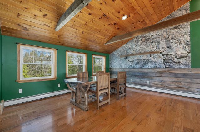 17 Croto Lane, Albany, NH 03818