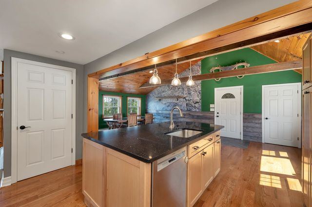 17 Croto Lane, Albany, NH 03818