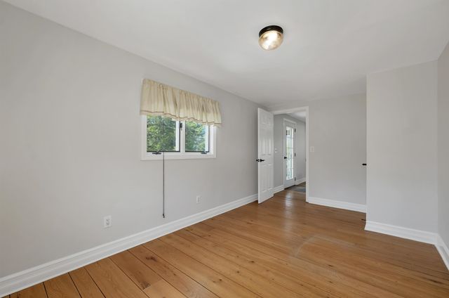 17 Croto Lane, Albany, NH 03818