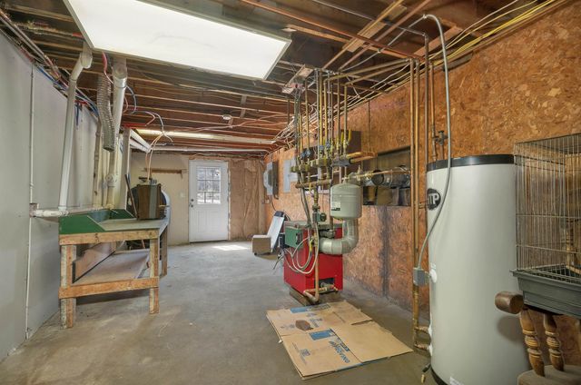 17 Croto Lane, Albany, NH 03818