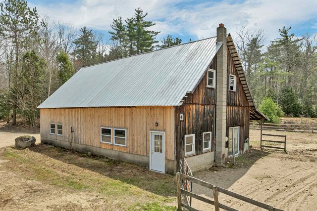 17 Croto Lane, Albany, NH 03818