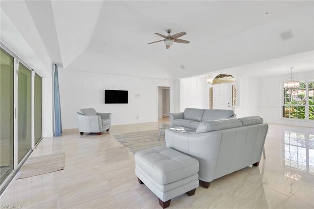 219 Monterey DR, Naples, FL 34119