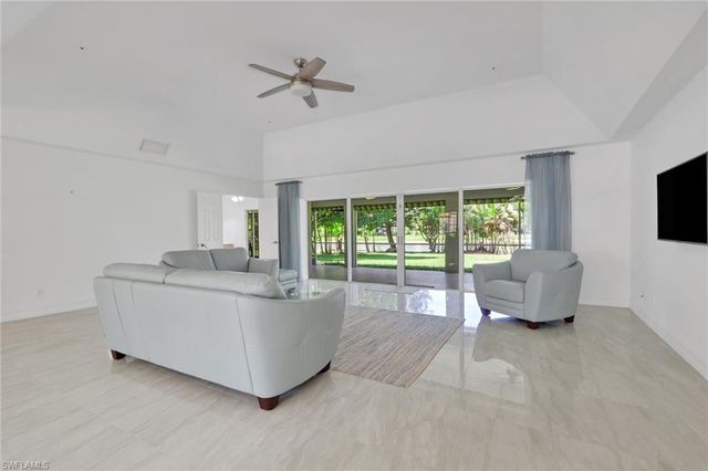 219 Monterey DR, Naples, FL 34119