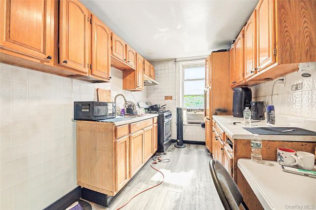 1661 E 172nd Street, Bronx, NY 10472