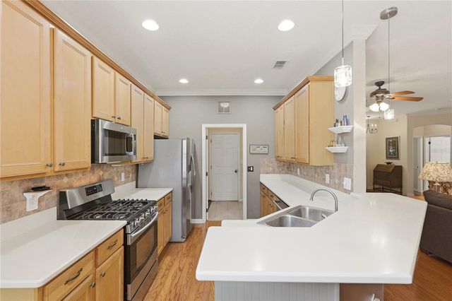 401 HERON POINT WAY, Deland, FL 32724