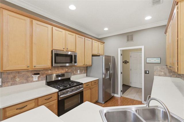 401 HERON POINT WAY, Deland, FL 32724