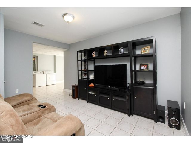 173 W Pleasant Grove Road, Jackson, NJ 08527