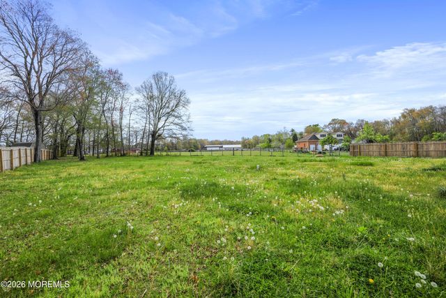 173 W Pleasant Grove Road, Jackson, NJ 08527