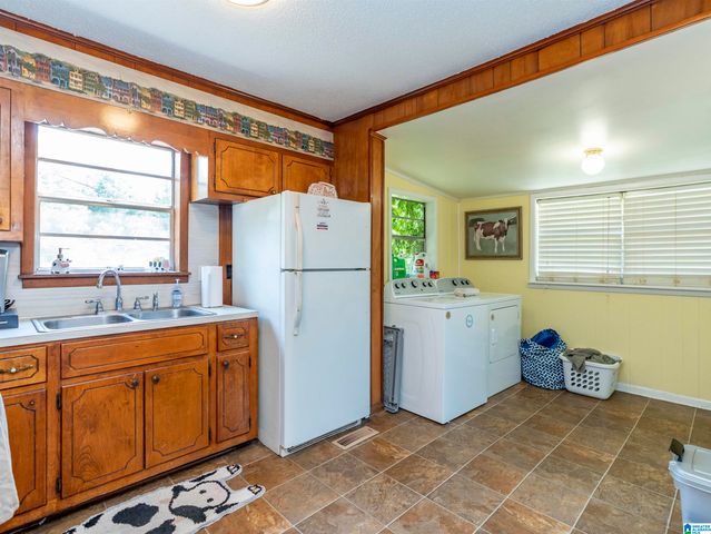 130 VINES AVENUE, Hueytown, AL 35023