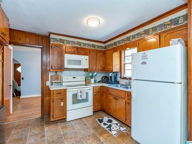 130 VINES AVENUE, Hueytown, AL 35023