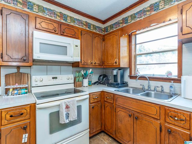 130 VINES AVENUE, Hueytown, AL 35023