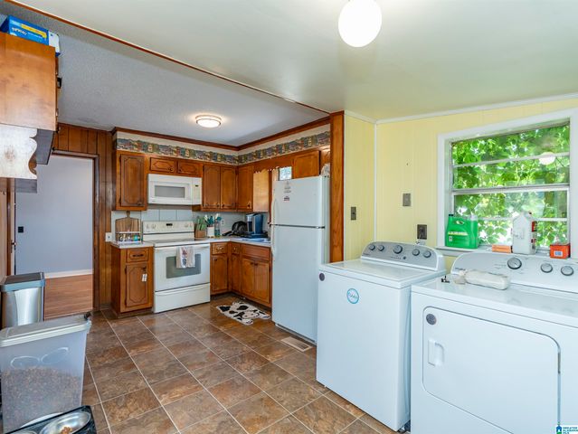 130 VINES AVENUE, Hueytown, AL 35023