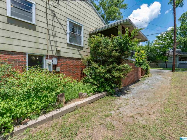 130 VINES AVENUE, Hueytown, AL 35023
