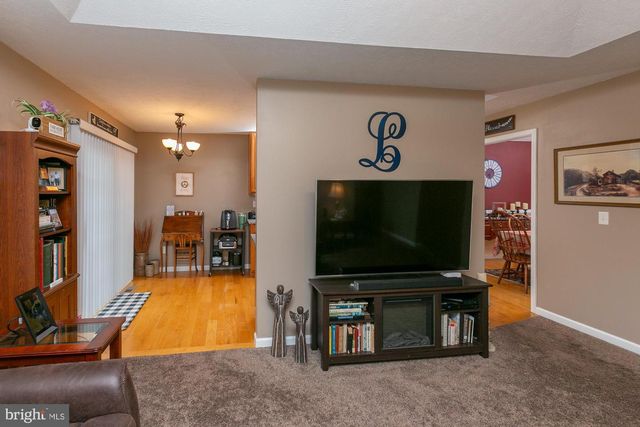 169 LURE CT, Inwood, WV 25428