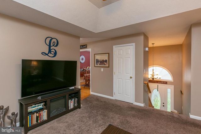 169 LURE CT, Inwood, WV 25428