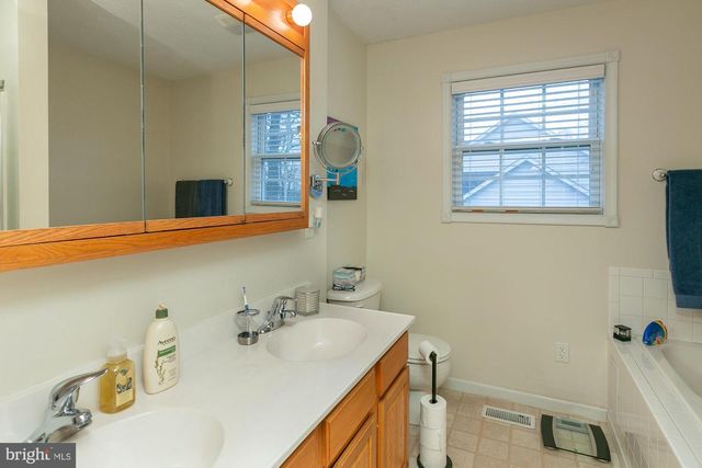 169 LURE CT, Inwood, WV 25428