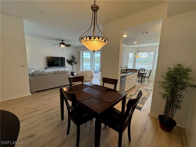 7615 Arbor Lakes CT 413, Naples, FL 34112