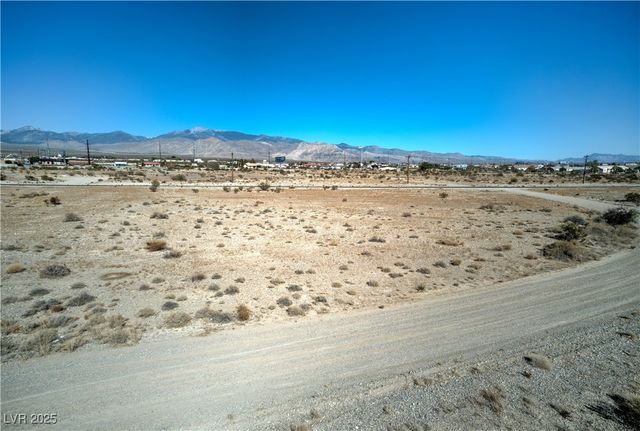 2140 East Jumping Fox Street, Pahrump, NV 89048