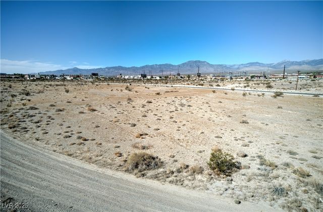 2140 East Jumping Fox Street, Pahrump, NV 89048