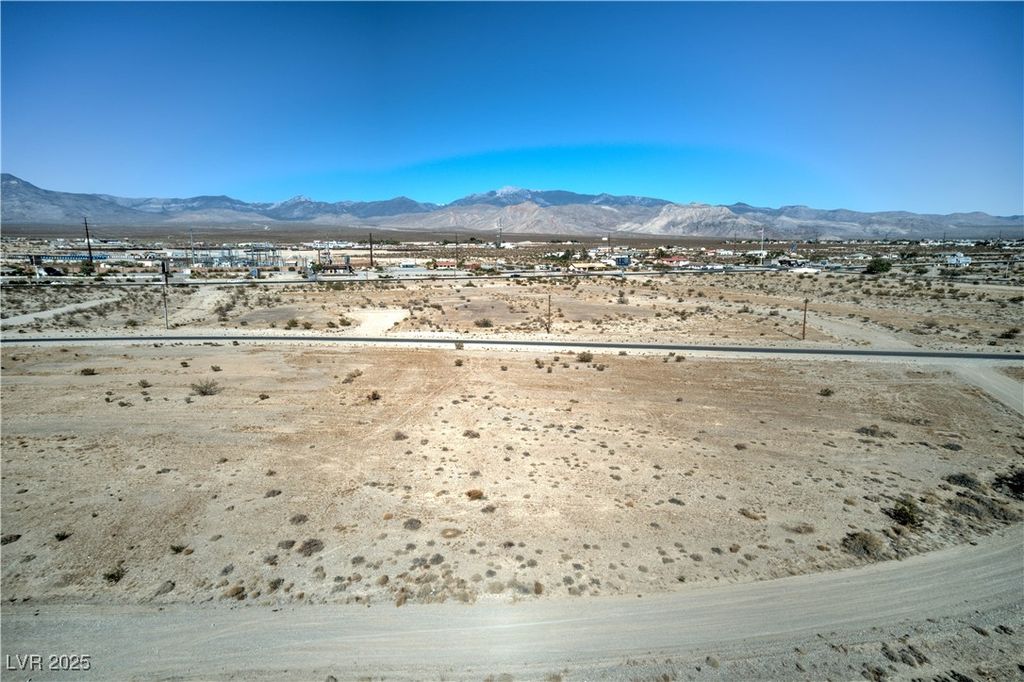2140 East Jumping Fox Street, Pahrump, NV 89048