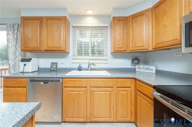 9013 Laureate Ln, Chesterfield, VA 23236