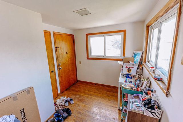 3813 E Barnard Avenue, Cudahy, WI 53110
