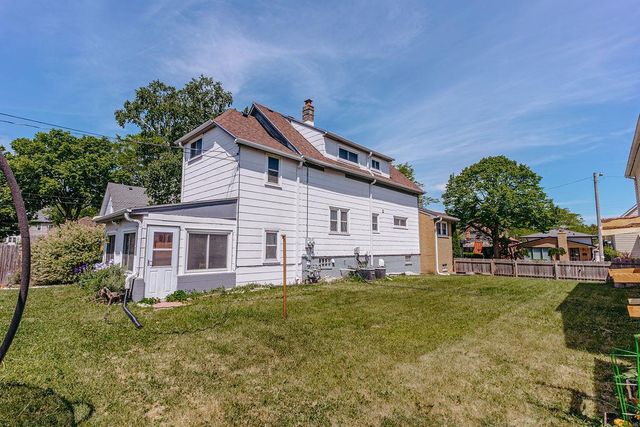 3813 E Barnard Avenue, Cudahy, WI 53110
