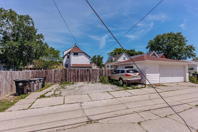 3813 E Barnard Avenue, Cudahy, WI 53110