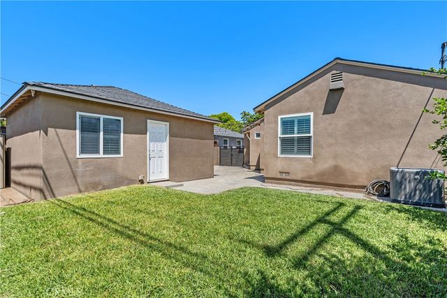 4507 Nipomo, Lakewood, CA 90713