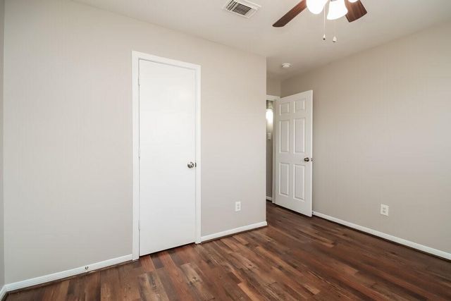 7457 Parkland Manor Drive, Cypress, TX 77433