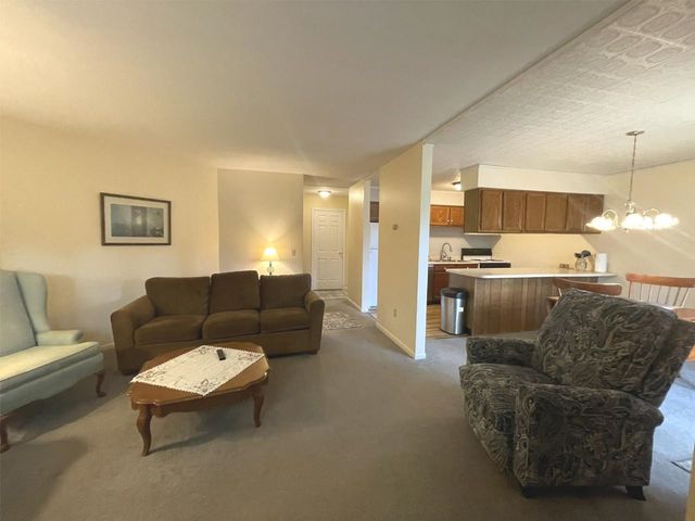 25 Baycrest Dr Apt 604, South Burlington, VT 05403