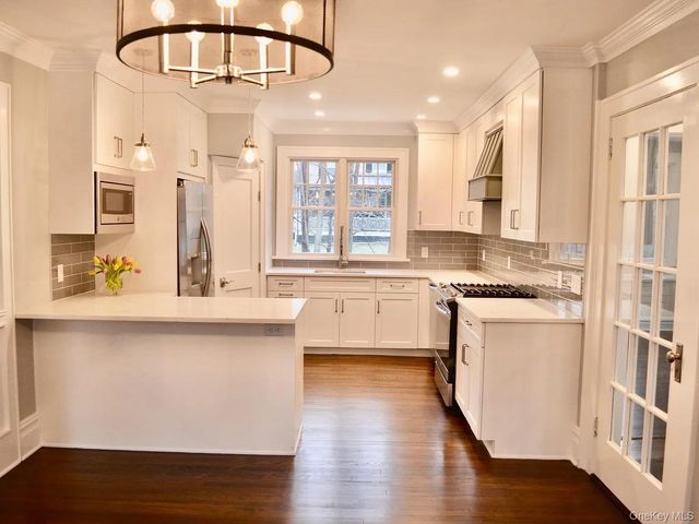 82 Douglas Road, Chappaqua, NY 10514