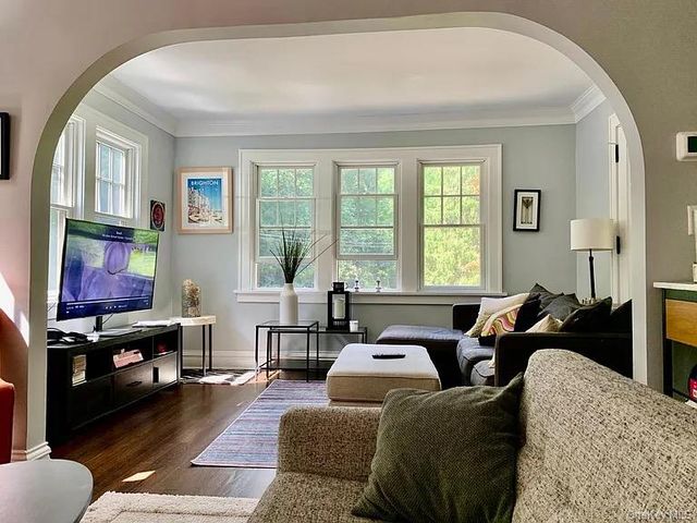 82 Douglas Road, Chappaqua, NY 10514