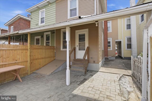 41-E WASHINGTON ST, Topton, PA 19562