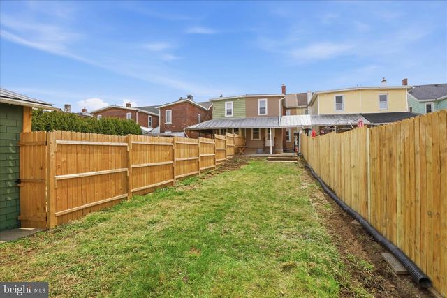 41-E WASHINGTON ST, Topton, PA 19562